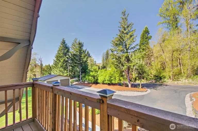 Upstairs balcony